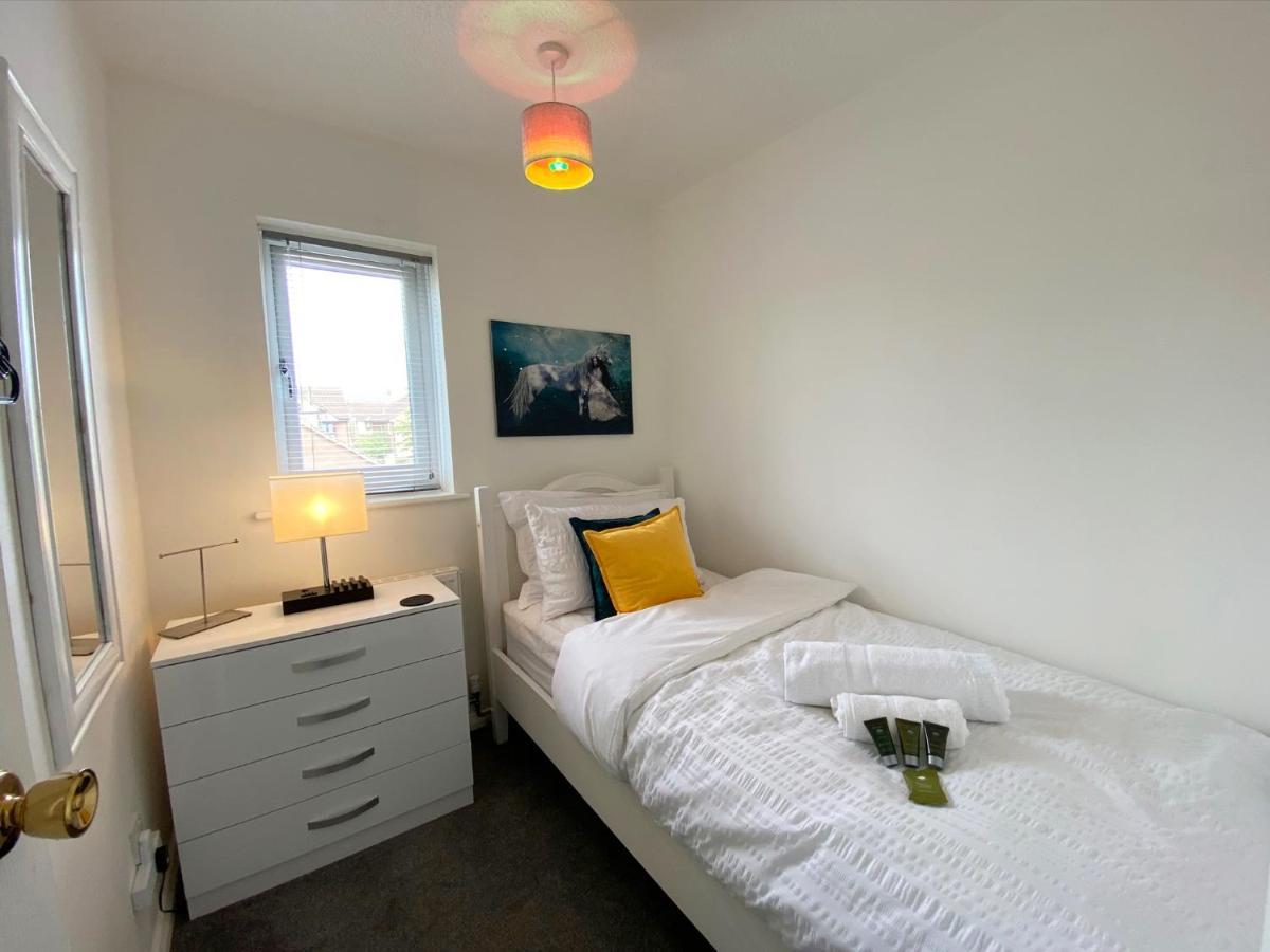 2 Bedroom Private House Near Bedford Town And Train Station 베드퍼드 외부 사진